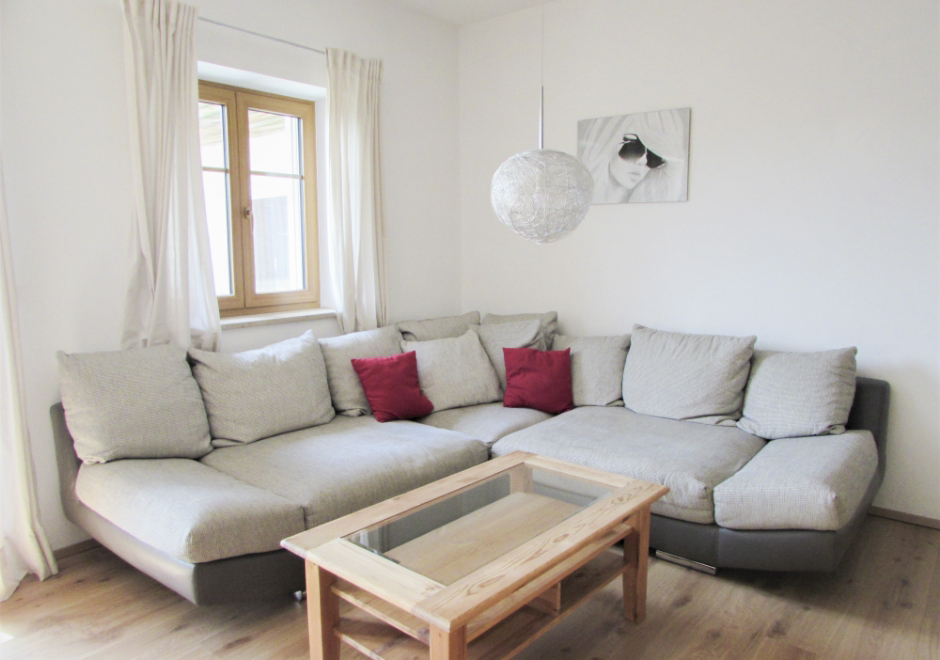 Hochhubergut Ferienwohnung Traunsteinblick Wohnbereich